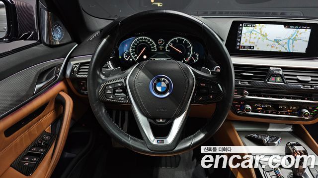 BMW 5 Series (G30) 520d xDrive M Sport Package 2017 — фото 12