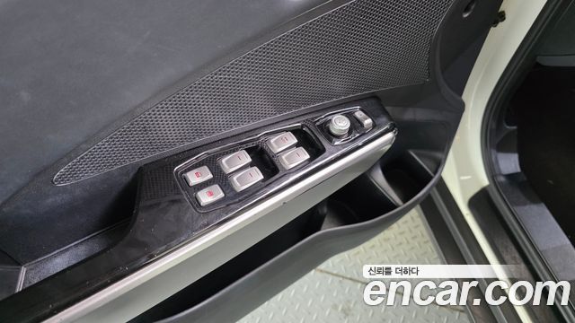 KG Mobility (SsangYong) Tivoli Diesel VX 2WD 2016 — фото 17