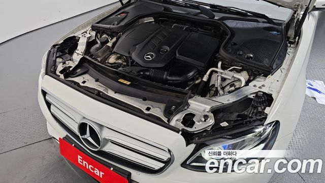 Mercedes-Benz E-Class (W213) E220d Avantgarde 2020 — фото 6