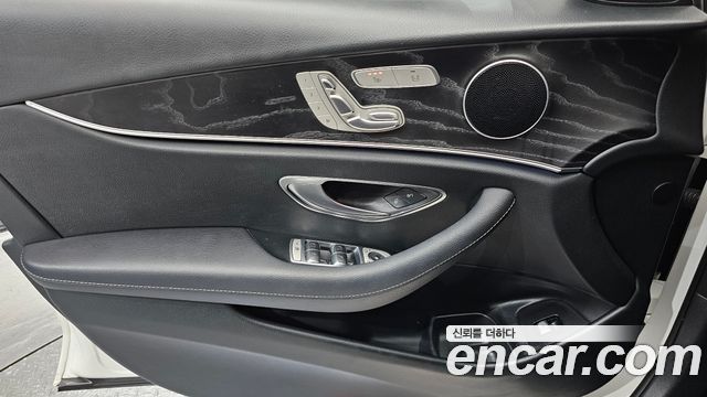 Mercedes-Benz E-Class (W213) E220d Avantgarde 2020 — фото 24