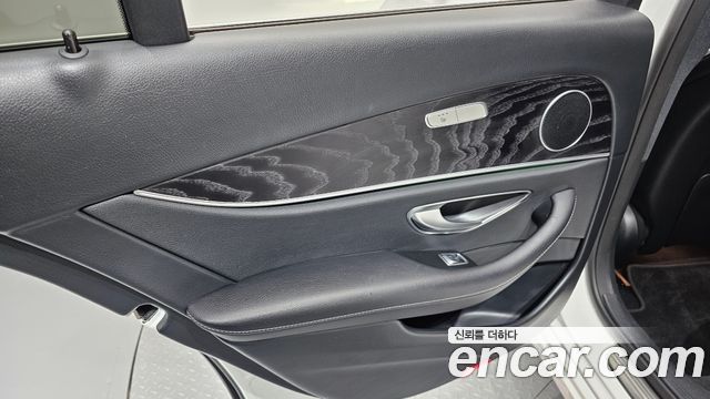 Mercedes-Benz E-Class (W213) E220d Avantgarde 2020 — фото 25