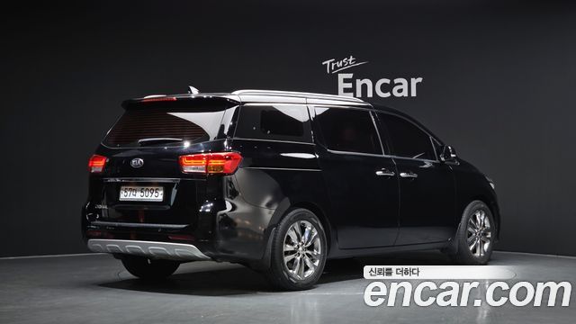 Kia Carnival 9-seater Prestige 2017 — фото 2
