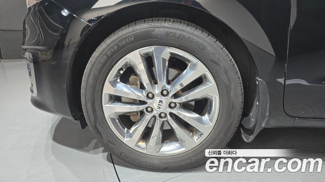 Kia Carnival 9-seater Prestige 2017 — фото 5