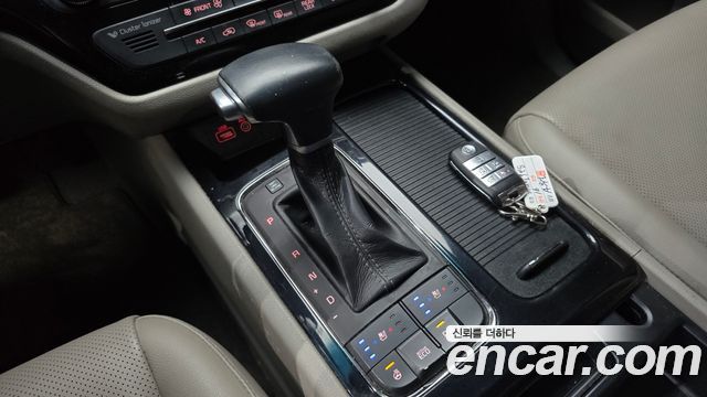 Kia Carnival 9-seater Prestige 2017 — фото 9