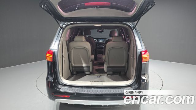 Kia Carnival 9-seater Prestige 2017 — фото 20