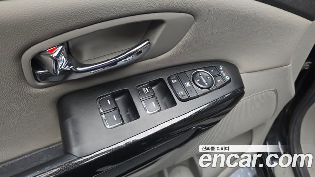 Kia Carnival 9-seater Prestige 2017 — фото 30