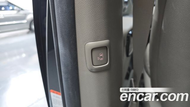 Kia Carnival 9-seater Prestige 2017 — фото 31