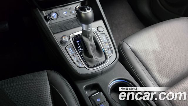Hyundai Kona Gasoline 2.0 2WD Inspiration 2022 — фото 9