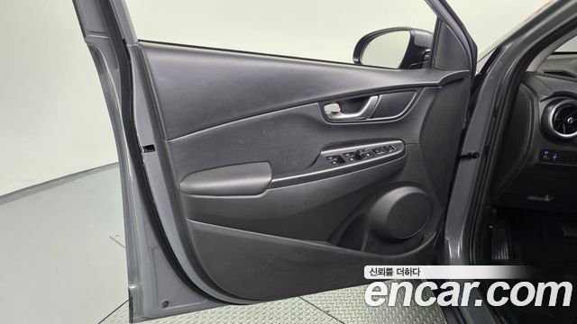 Hyundai Kona Gasoline 2.0 2WD Inspiration 2022 — фото 24