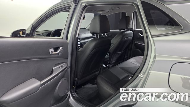 Hyundai Kona Gasoline 2.0 2WD Inspiration 2022 — фото 26