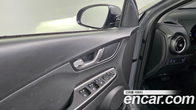 Hyundai Kona Gasoline 2.0 2WD Inspiration 2022 — фото 36
