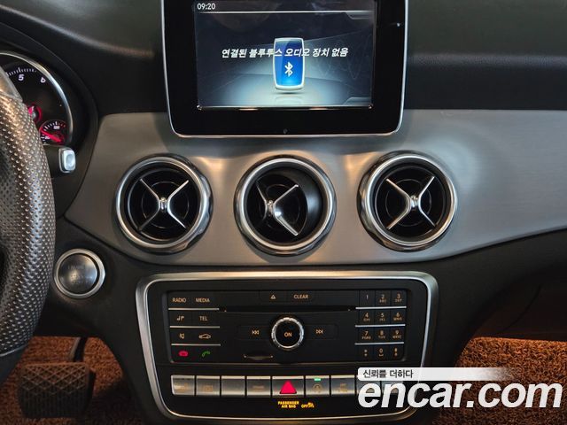 Mercedes-Benz GLA-Class (X156) GLA250 4MATIC 2019 — фото 15