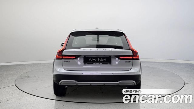 Volvo V90 Cross Country B5 Ultra AWD 2025 — фото 5