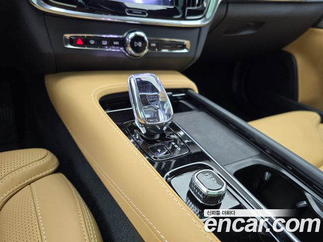 Volvo V90 Cross Country B5 Ultra AWD 2025 — фото 8