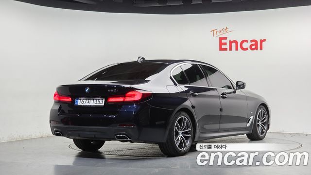 BMW 5 Series (G30) 520i M Sport 2022 — фото 2