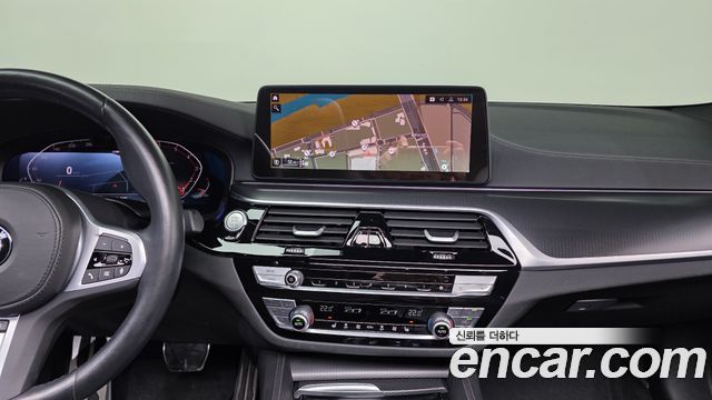 BMW 5 Series (G30) 520i M Sport 2022 — фото 14