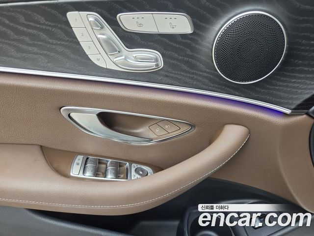 Mercedes-Benz E-Class (W213) E250 AMG Line 2023 — фото 19