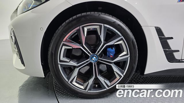 BMW i4 eDrive40 M Sports Pro 2024 — фото 5