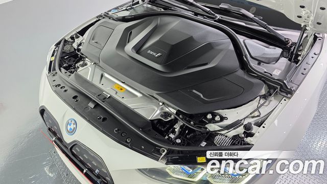 BMW i4 eDrive40 M Sports Pro 2024 — фото 6