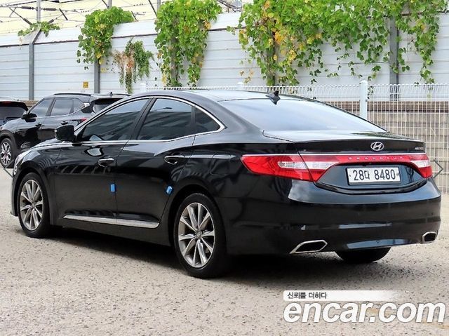 Hyundai Grandeur (HG) HG300 Exclusive Special 2015 — фото 3