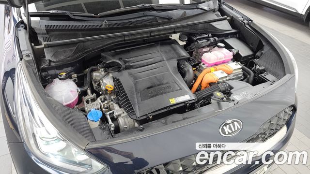 Kia Niro 1.6 HEV Noblesse Special 2020 — фото 6