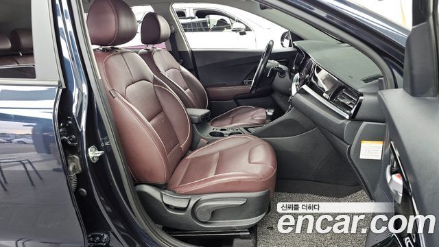Kia Niro 1.6 HEV Noblesse Special 2020 — фото 16