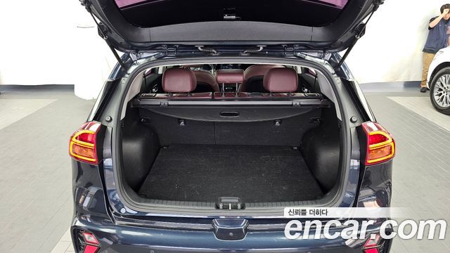 Kia Niro 1.6 HEV Noblesse Special 2020 — фото 24