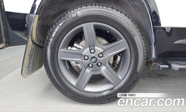 Land Rover Defender (L663) 110 P300 X-Dynamic SE 2024 — фото 5