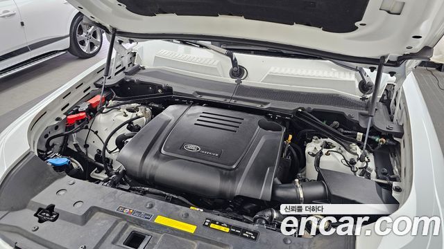Land Rover Defender (L663) 110 P300 X-Dynamic SE 2024 — фото 6