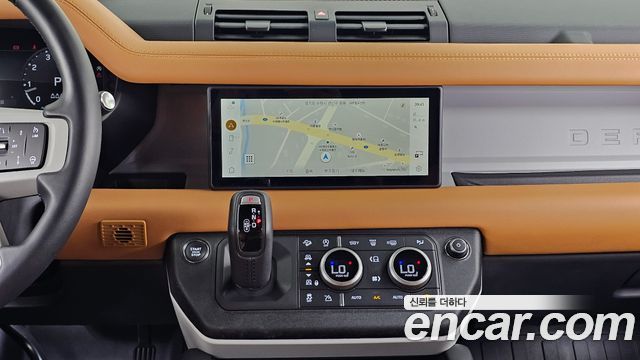 Land Rover Defender (L663) 110 P300 X-Dynamic SE 2024 — фото 13