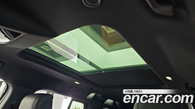 Land Rover Defender (L663) 110 P300 X-Dynamic SE 2024 — фото 17