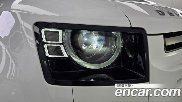 Land Rover Defender (L663) 110 P300 X-Dynamic SE 2024 — фото 22