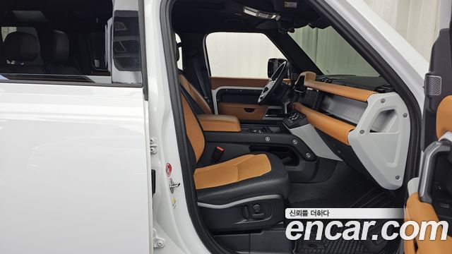 Land Rover Defender (L663) 110 P300 X-Dynamic SE 2024 — фото 26