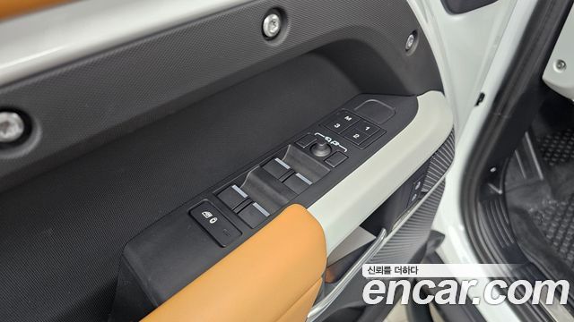 Land Rover Defender (L663) 110 P300 X-Dynamic SE 2024 — фото 27