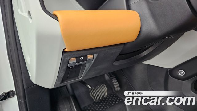 Land Rover Defender (L663) 110 P300 X-Dynamic SE 2024 — фото 29
