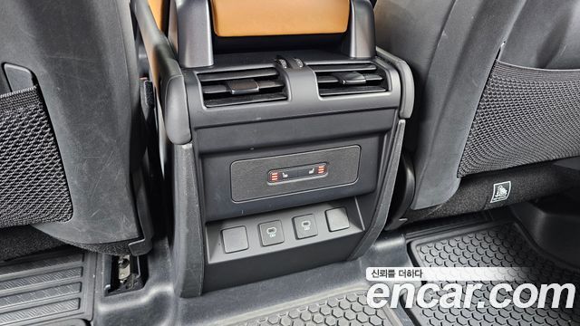 Land Rover Defender (L663) 110 P300 X-Dynamic SE 2024 — фото 34