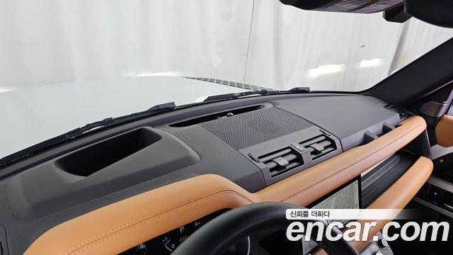 Land Rover Defender (L663) 110 P300 X-Dynamic SE 2024 — фото 37
