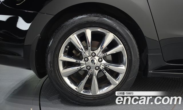 Kia Carnival 9-Seater Noblesse Special 2019 — фото 5
