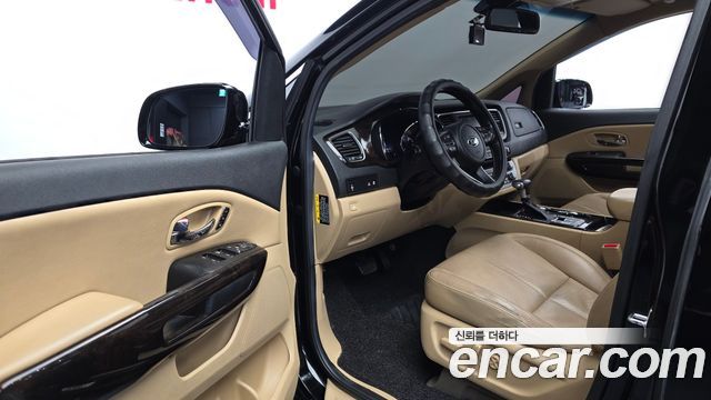 Kia Carnival 9-Seater Noblesse Special 2019 — фото 10