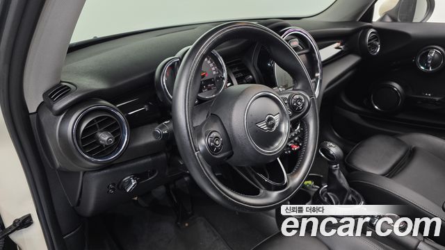 MINI Cooper D HIGH 3rd 2015 — фото 16