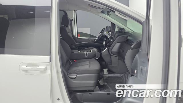 Hyundai Staria Tourer 11-Seater Smart 2023 — фото 11
