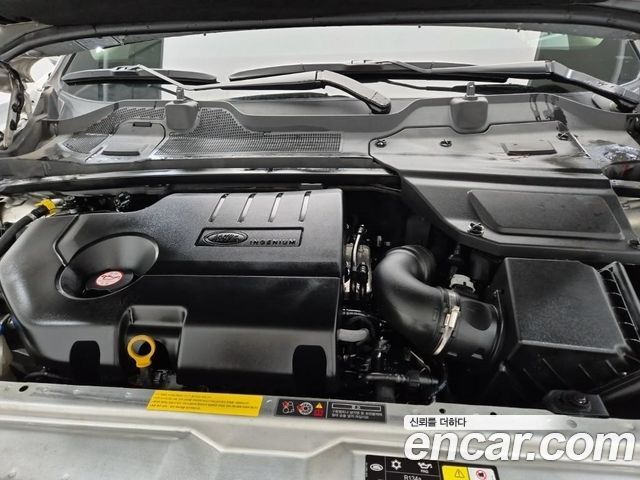 Land Rover Discovery Sport 2.2 SD4 HSE Luxury 2016 — фото 22
