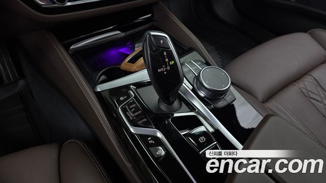 BMW 5 Series (G30) M550i xDrive 2021 — фото 9