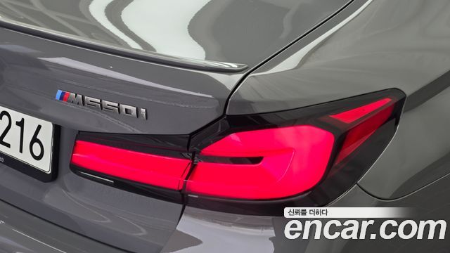 BMW 5 Series (G30) M550i xDrive 2021 — фото 23