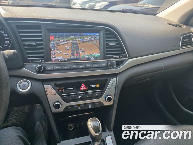 Hyundai Avante (AD) 1.6 GDI Value Plus 2017 — фото 17