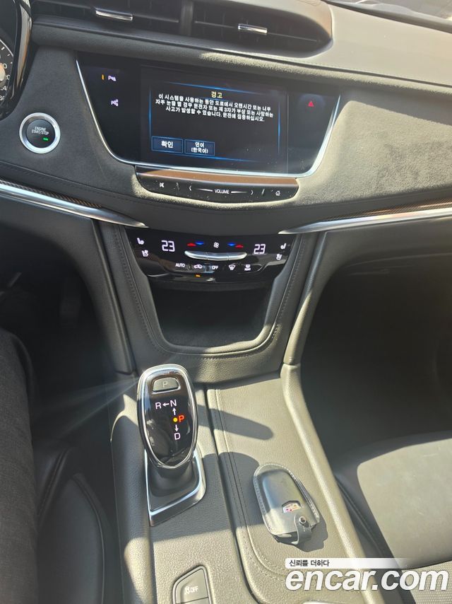 Cadillac XT5 3.6 Platinum 2018 — фото 17