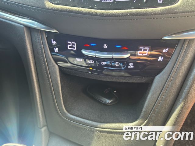 Cadillac XT5 3.6 Platinum 2018 — фото 20