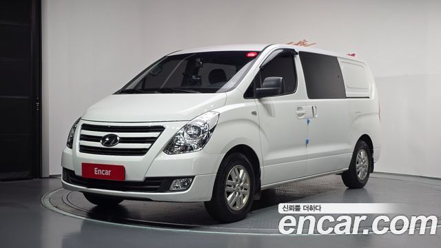 Hyundai Grand Starex 5-Seater VAN Smart
