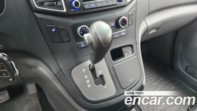 Hyundai Grand Starex 5-Seater VAN Smart 2018 — фото 9