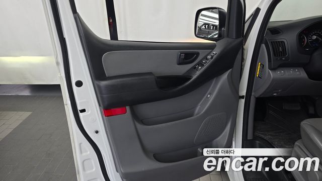 Hyundai Grand Starex 5-Seater VAN Smart 2018 — фото 24